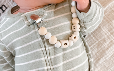 Safe personalized pacifier clip using wooden beads