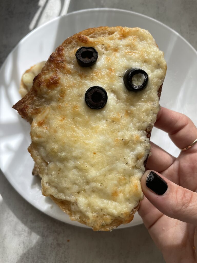 Cheesy garlic bread ghosts 