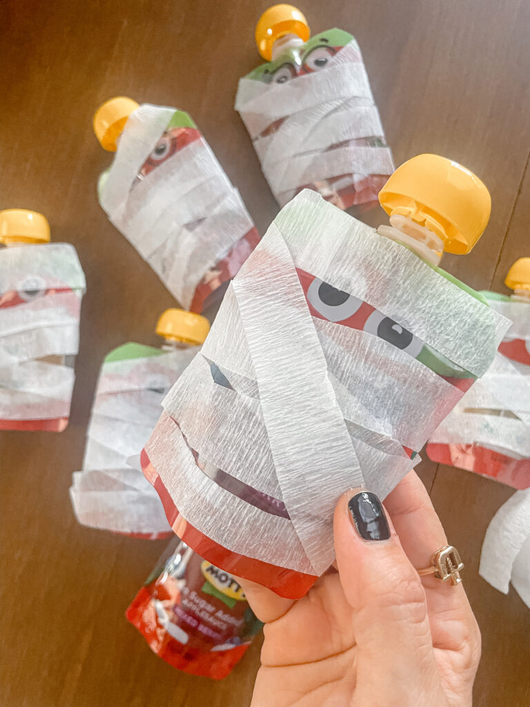 DIY Mummy Applesauce Pouches