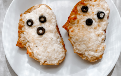 Cheesy Garlic Bread Ghosts